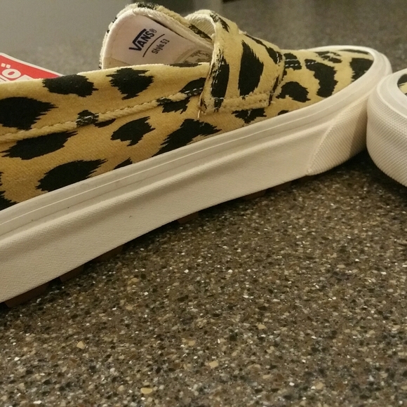 SOLD OUT. NO LONGER AVAILABLE. - Picture 4 of 5